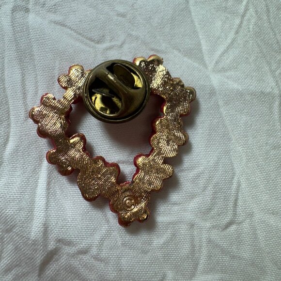 Vintage Heart-Shaped Red Flower Brooch Pin With Rhinestones & Gold-Tone Backing - Picture 4 of 5